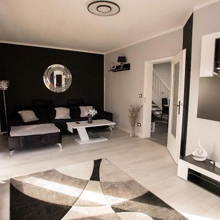 Zum Kaeutzchen 120Qm Ferienhaus 8 Personen 4 Schlafzimmer Nossentiner Huette Exterior foto